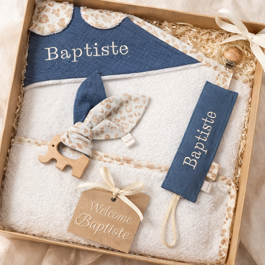 Coffret naissance personnalisé – Cadeau bébé prêt à offrir ( cape de bain + accessoires)