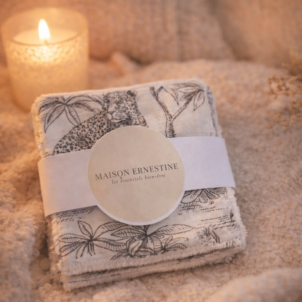 Lingettes réutilisables Maison Ernestine ambiance cocooning lumière douce bougie tisane