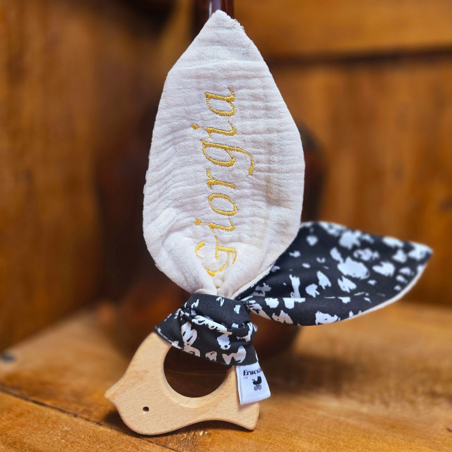 Anneau de dentition bébé en bois naturel et coton OEKO-TEX personnalisé avec broderie prenom