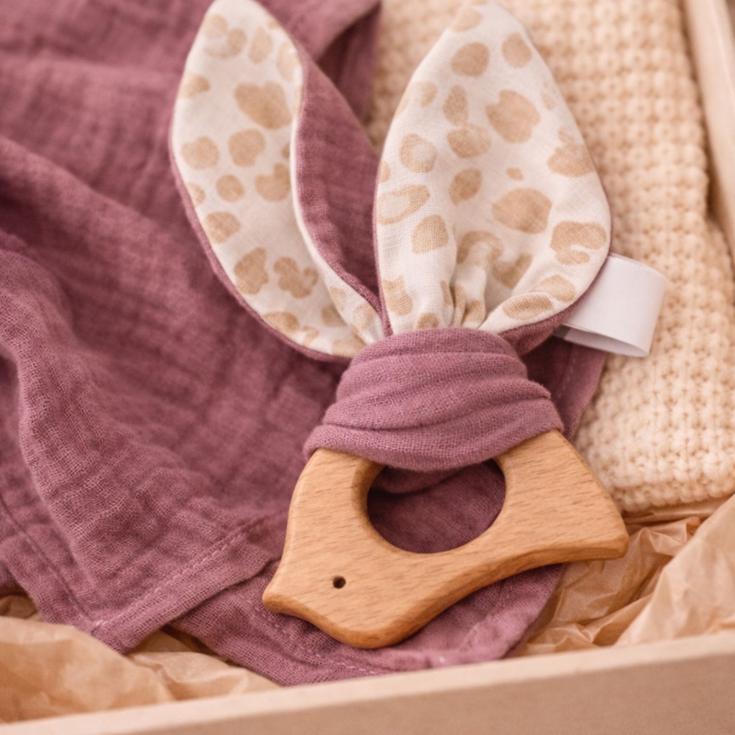 Coffret naissance doudou lapin et anneau de dentition – cadeau bébé | Maison Ernestine