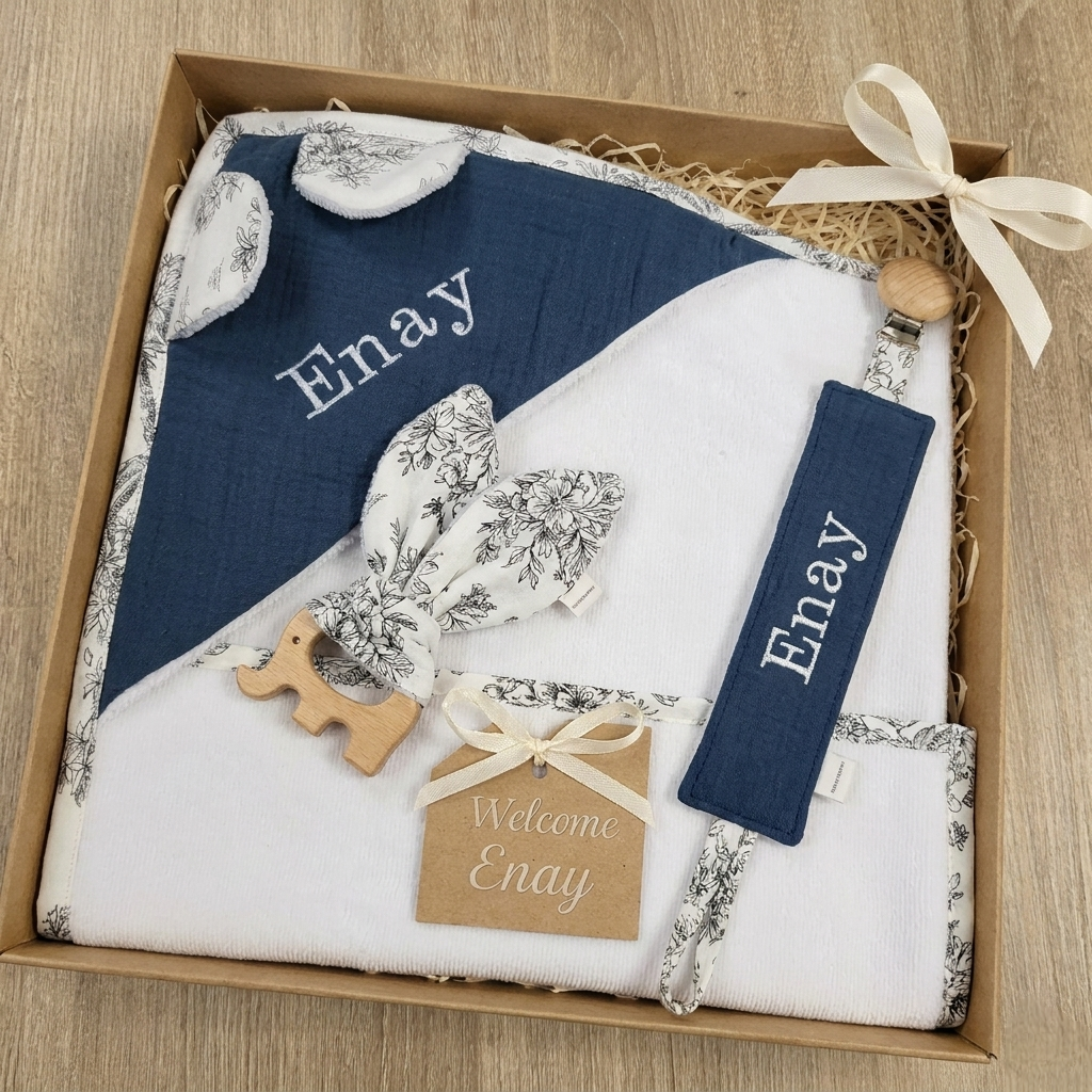 Coffret naissance personnalisé – Cadeau bébé prêt à offrir ( cape de bain + accessoires)